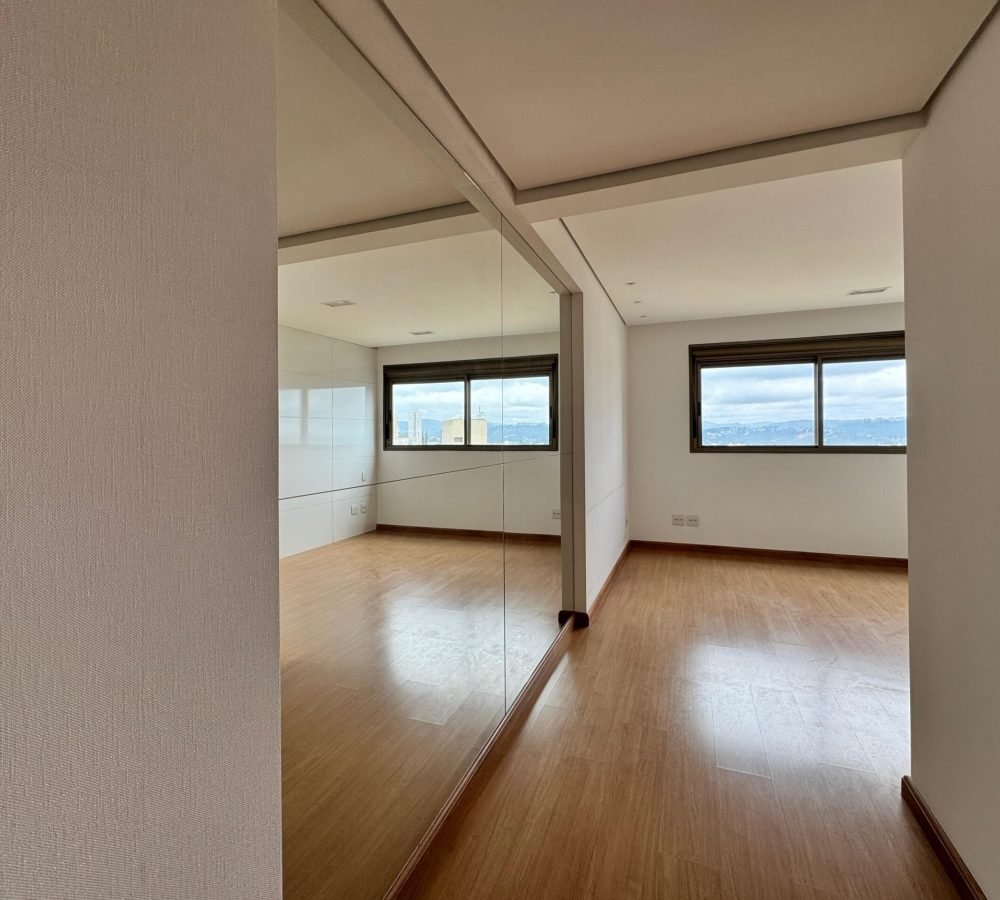 WhatsApp Image 2025-10-24 at 11.04.00